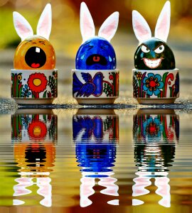 Water mirroring bank