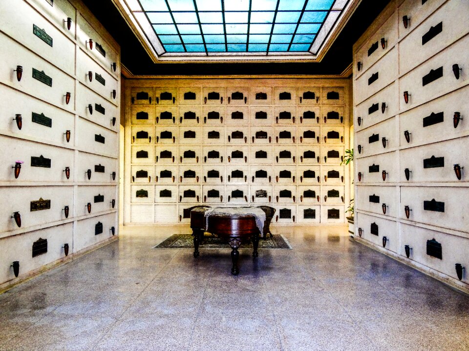 Tomb commemorate architecture