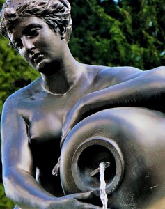 Water jug fertility goddess linderhof palace