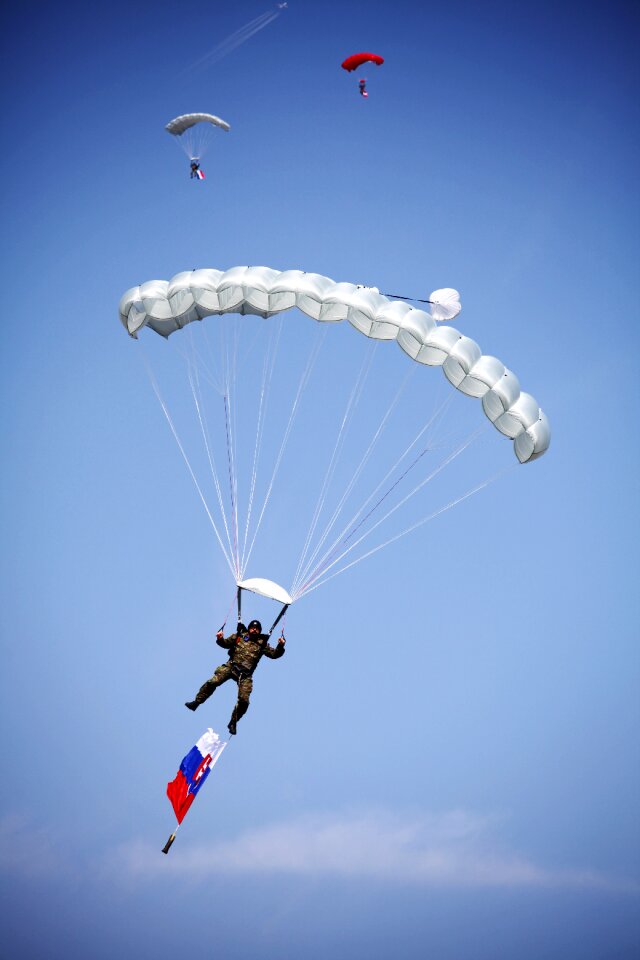 Slovakia a parachute pledge
