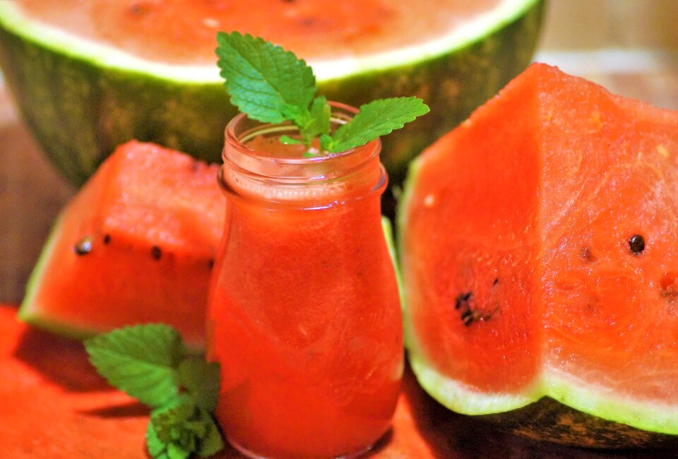 Red refreshing mint
