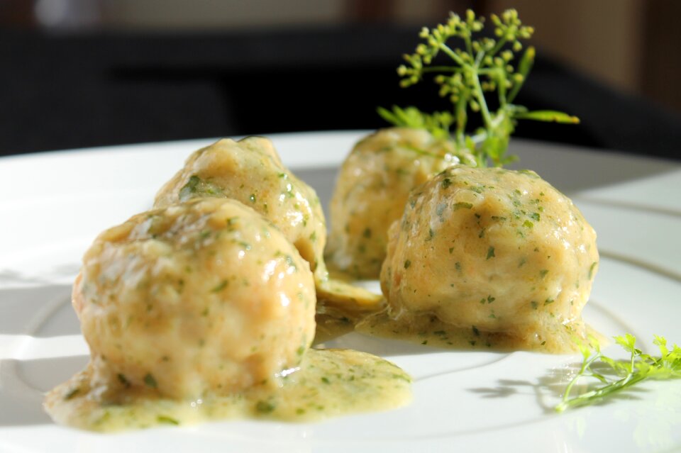 Green sauce food restaurant