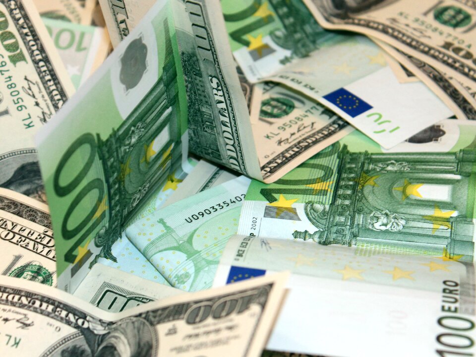 Cash bills currency