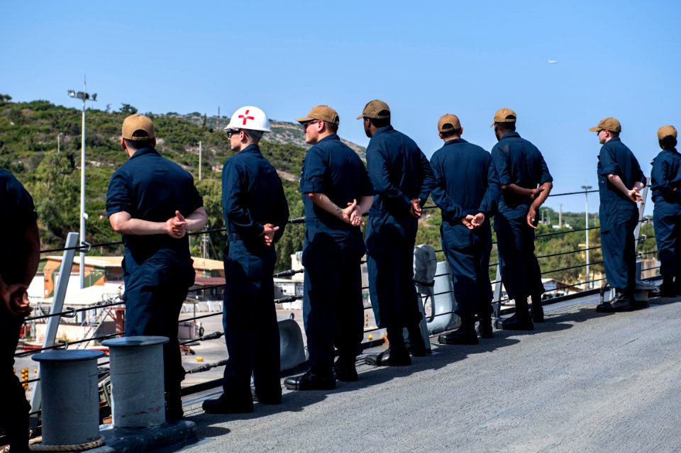 USS Laboon Conducts Port Visit in Souda Bay