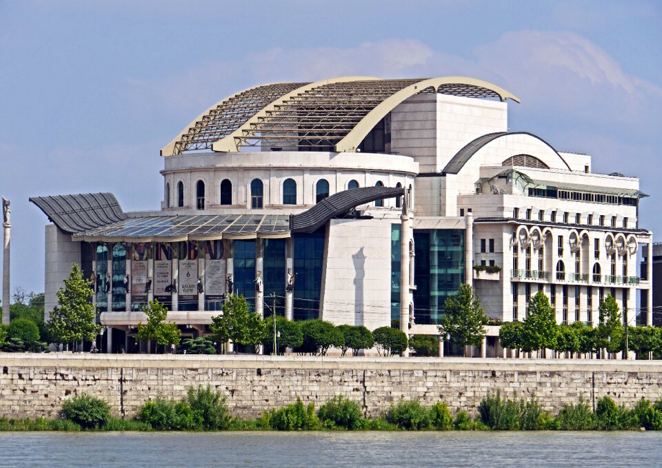 Danube bank of the danube stadttheater