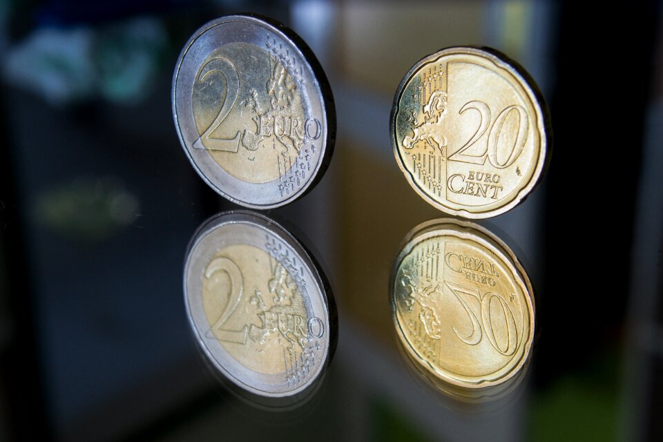 Mirroring euro euro cents