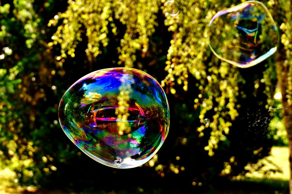 Make soap bubbles wabbelig iridescent photo