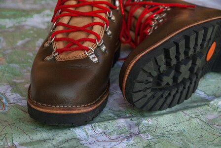 Crampons laces market