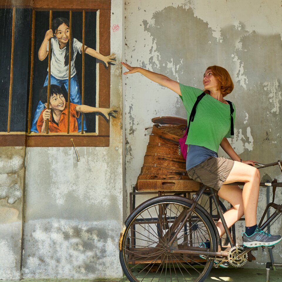 Wall graffiti paint