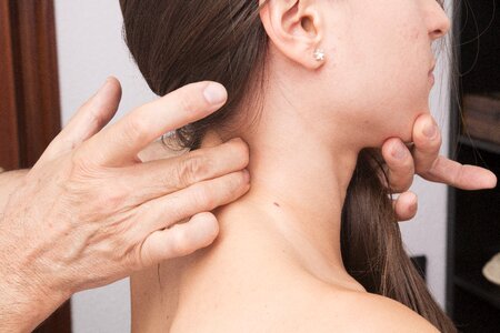 Pain trapeze edge muscle