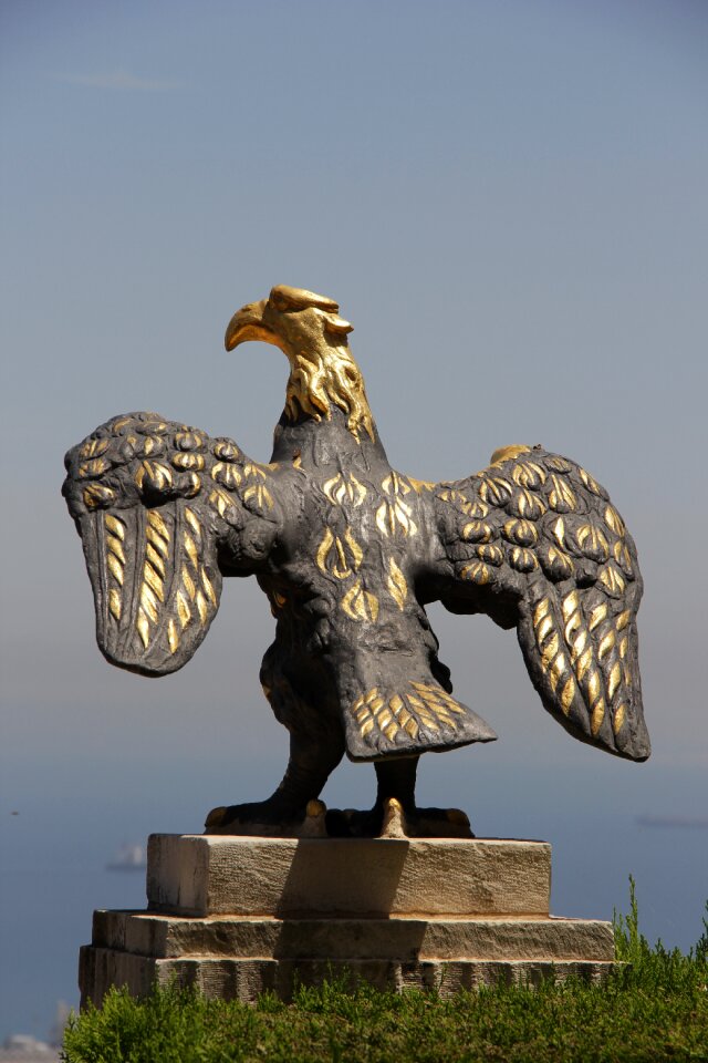 Bird monument sculpture