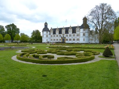 Schloß neuhaus places of interest park