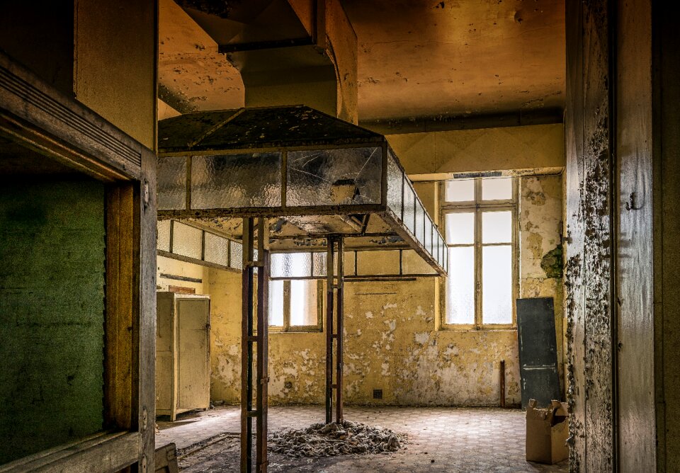 Pforphoto dilapidated shabby