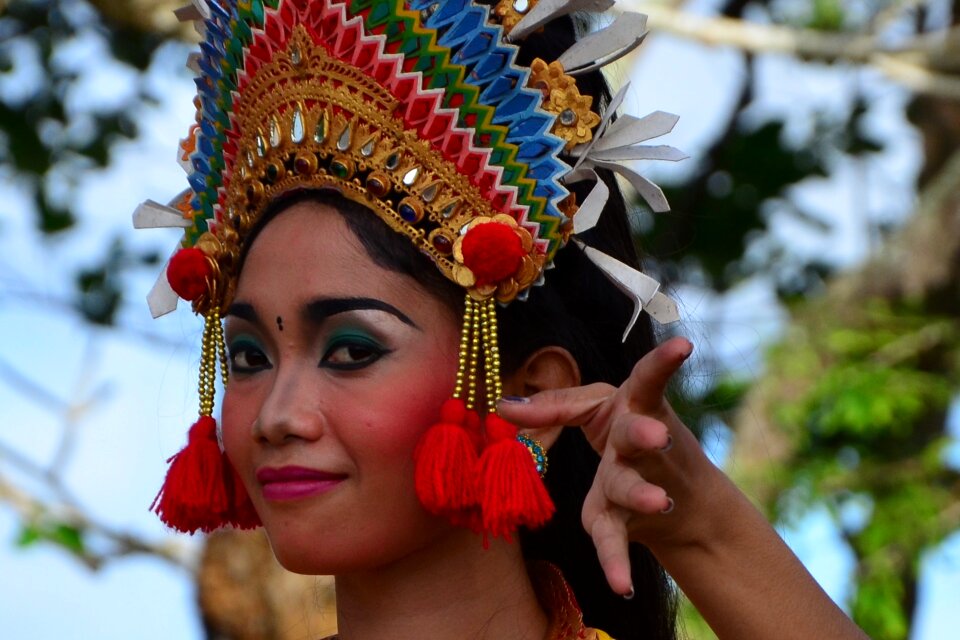 Dance indonesia temple