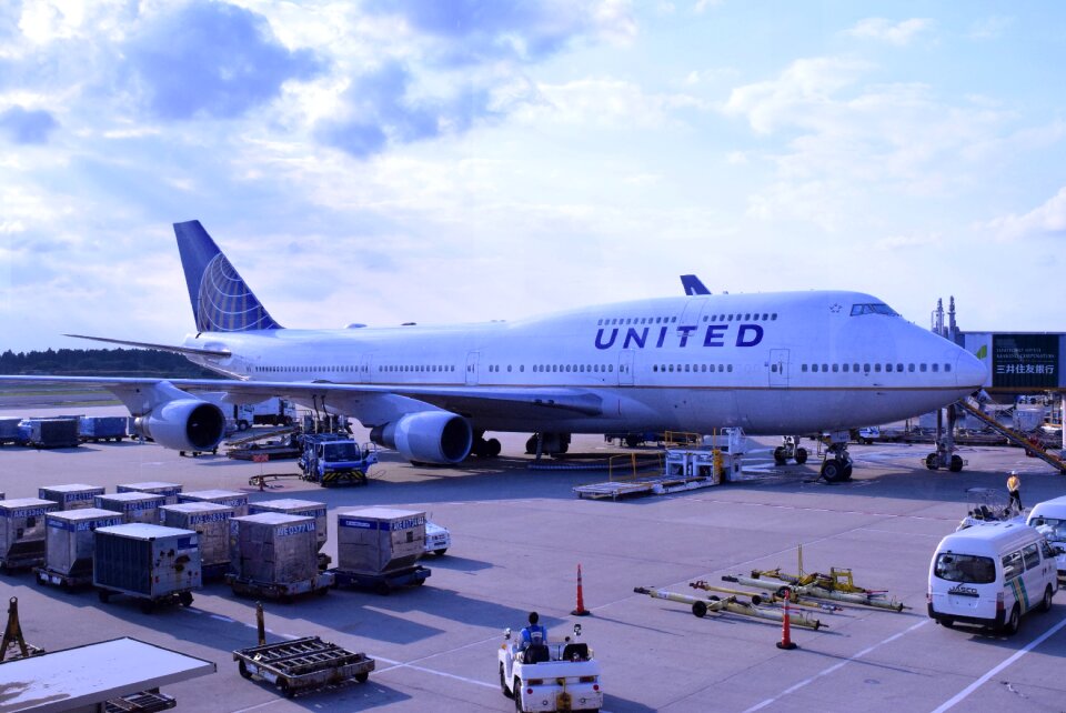 Airplane narita airport united airlines