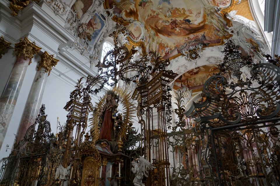Building baroque faith
