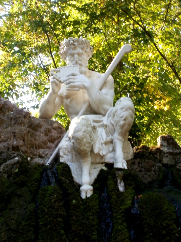 20110925Felsen_des_Pan_Schwetzingen1