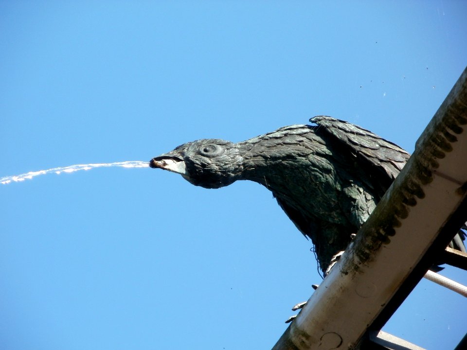20110925Wasserspeiende_Voegel_Schwetzingen03