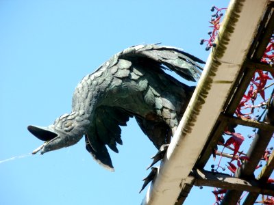 20110925Wasserspeiende_Voegel_Schwetzingen04