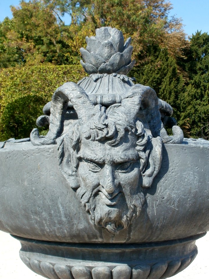 20110925Vase_Spiegelbassin_Schwetzingen2