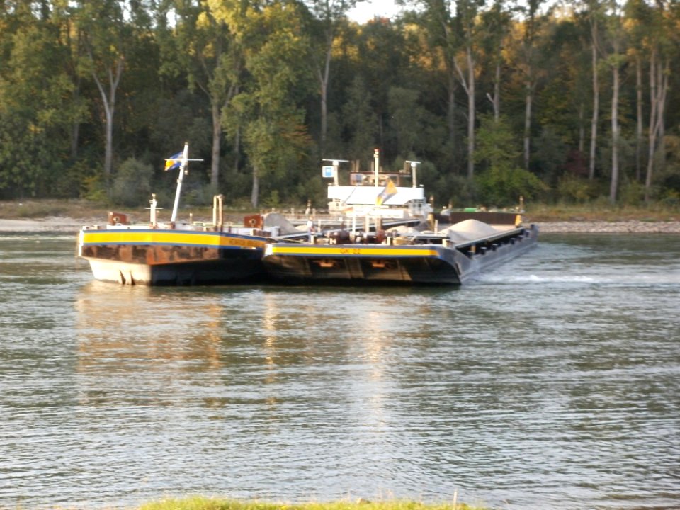 20110929Schiffswendemanoever_Rheinhausen5