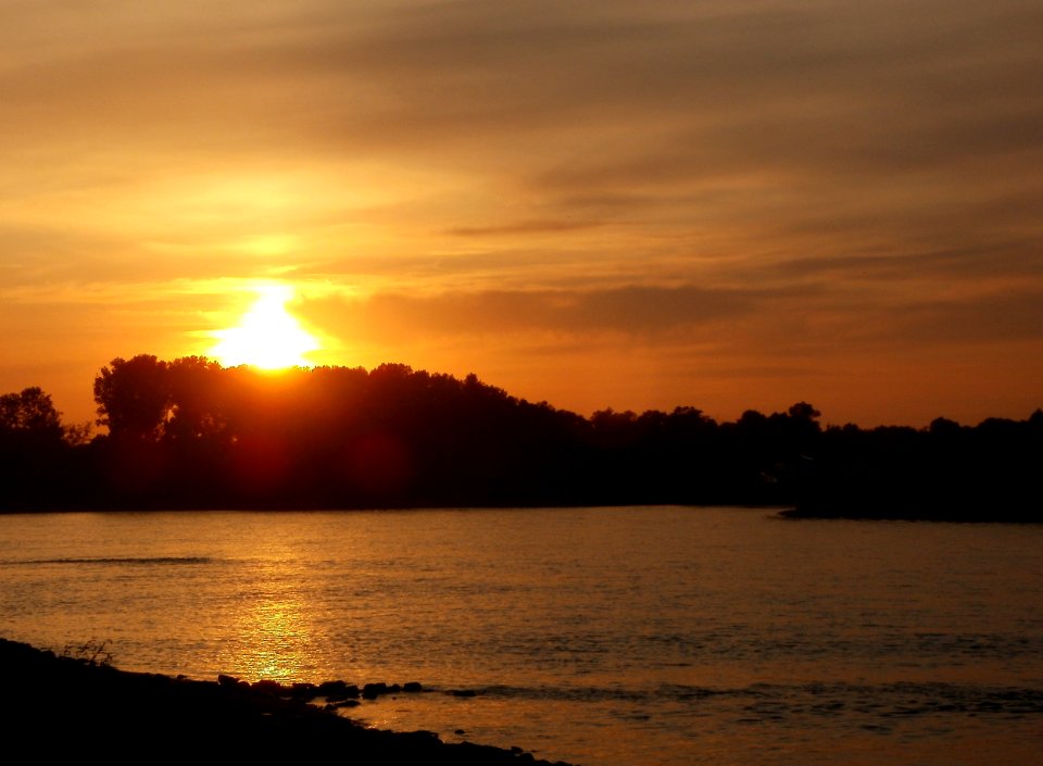 20110926Sonnenuntergang_Rheinhausen