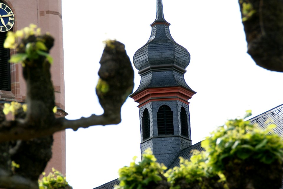 2012.09.24.161005_St._Peter_und_Paul-Kirche_Eltville