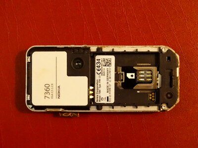 Screwed up support sim label