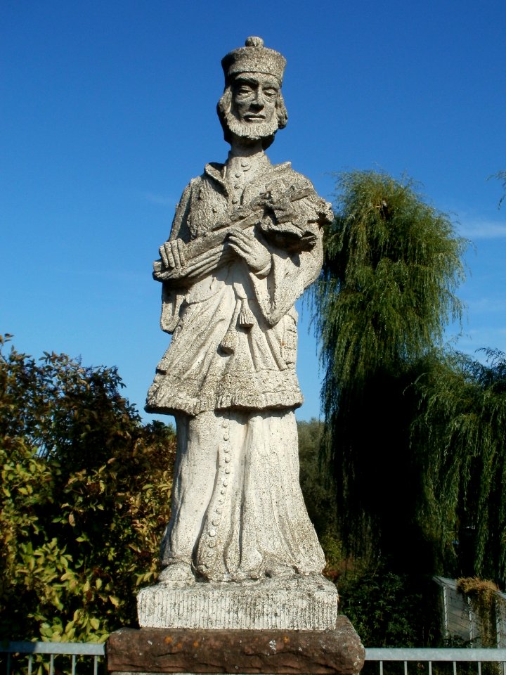 201109212Nepomukstatue_Rheinhausen2