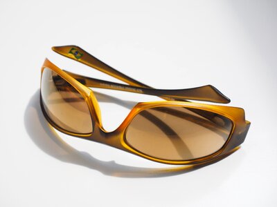 Eye protection darken utensil