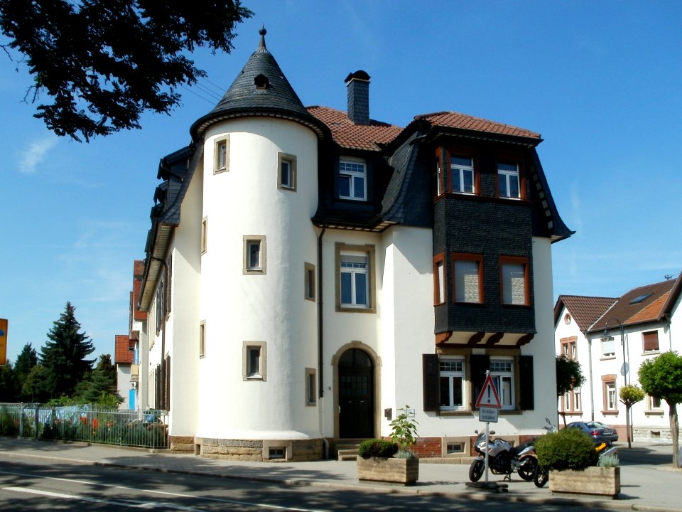 20110802August-Neuhaus-Str1_Schwetzingen1
