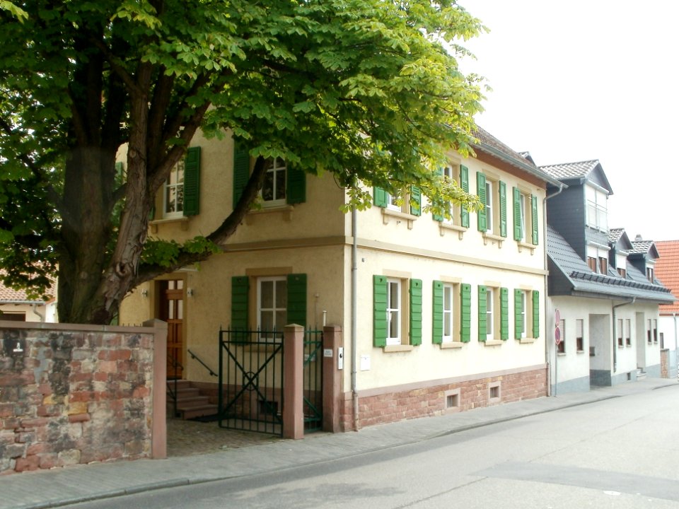 20110729Pfarrhaus_St_Bartholomae_Sandhausen