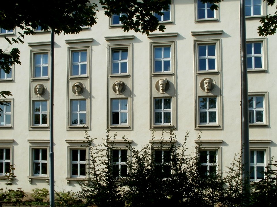 20110810Franz-Josef-Roeder-Str21-23_Saarbruecken04