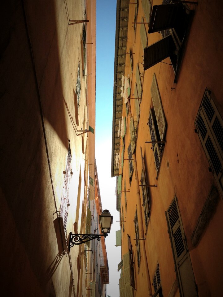 Center alley houses