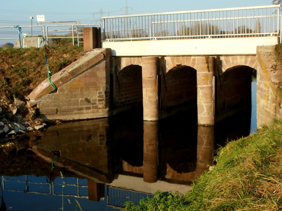 20111101Kraichbachschleuse_Ketsch2