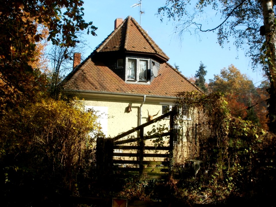 20111106Bahnwaerterhaus_Schwetzingen
