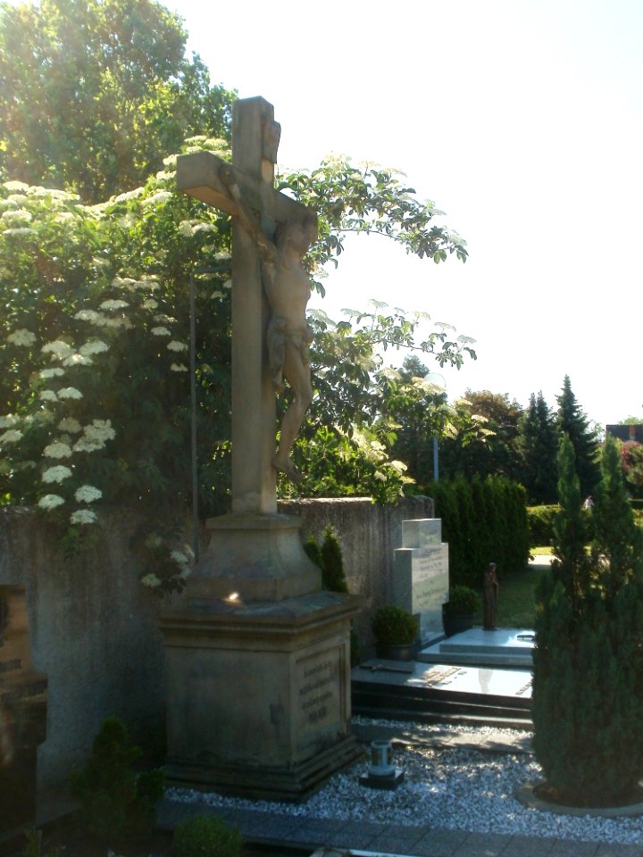20120525Friedhofskreuz_Ketsch2