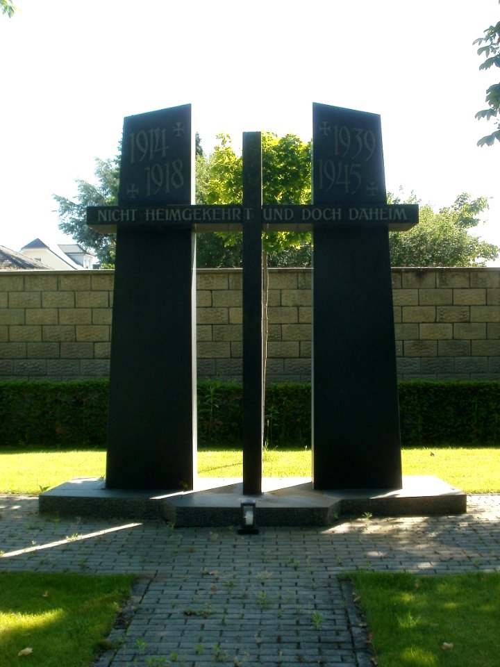 20120525Kriegerdenkmal_Friedhof_Ketsch2