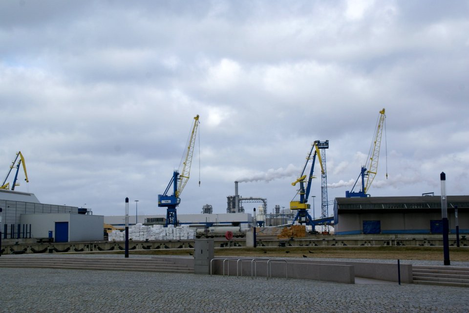 2012.02.25.134235_Kräne_Hafen_Wismar