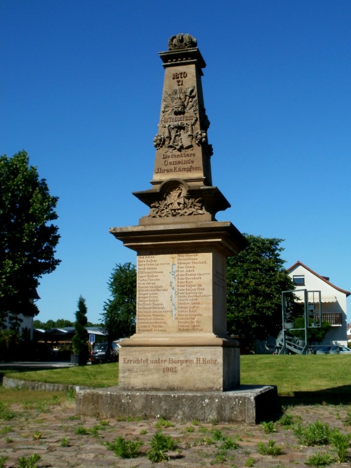 20120525DF_Kriegerdenkmal_Ketsch1