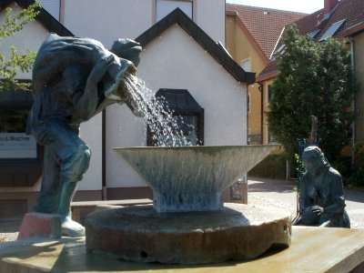 20120526Brunnen_Muehlenplatz_Hockenheim3