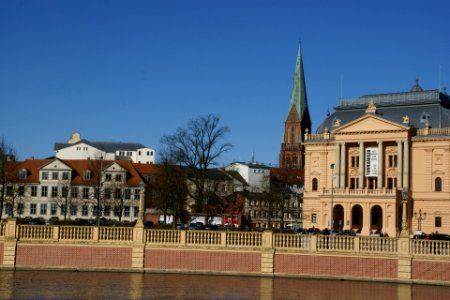 2012.02.26.122733_Dom_Mecklenburgisches_Staatstheater_Schwerin