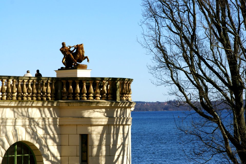 2012.02.26.125043_Herkules-Statue_Orangerie_Schloss_Schwerin