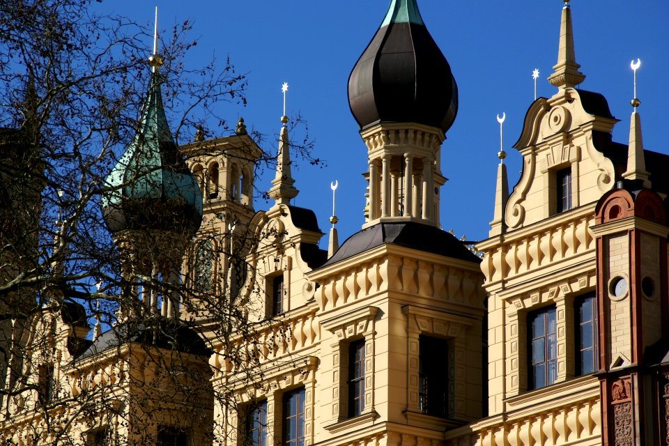2012.02.26.124142_Kuppeln_Südfassade_Schloss_Schwerin