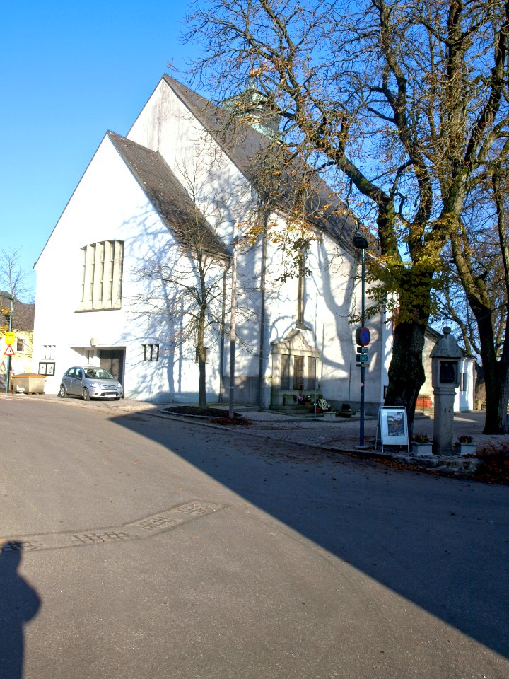 2012.11.14_-_Neustadtl_-_Pfarrkirche_hl._Jakobus_der_Ältere_-_02