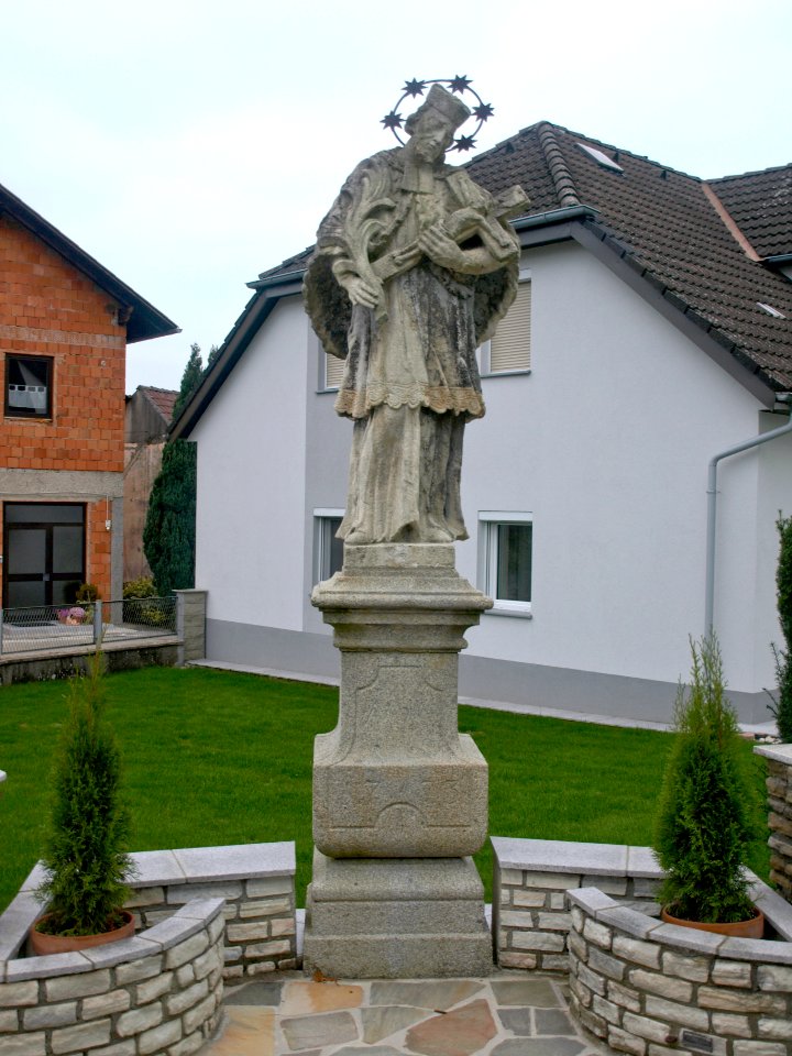 2012.10.21_-_St._Pantaleon_Johannes_Nepomuk_Erla_-_01