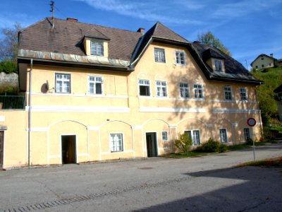 2012.10.19_-_Weyer_-_Wohnhaus_Schulhof_3_-_01