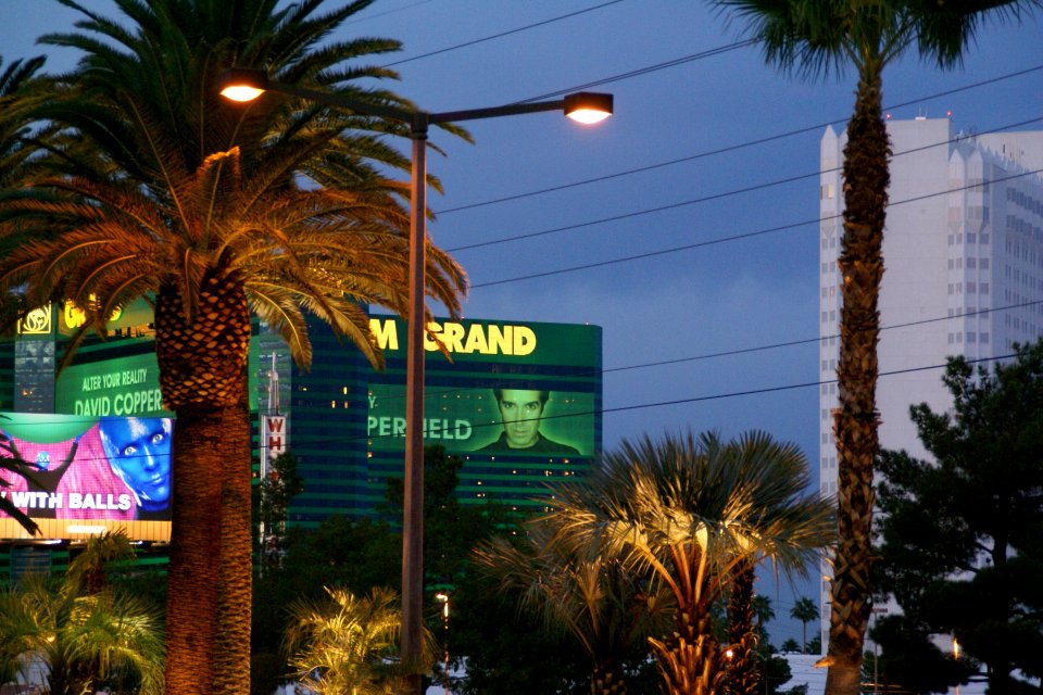 2012.10.05.182945_Nightfall_S_Las_Vegas_Blvd_Las_Vegas_Nevada