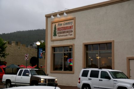 2012.09.11.174040_Pine_Country_Restaurant_Williams_Arizona_USA