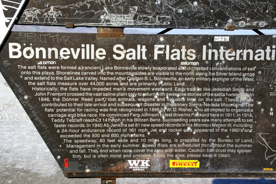 2012.10.02.155406_Sign_speedway_entrance_Bonneville_Salt_Flats_Utah